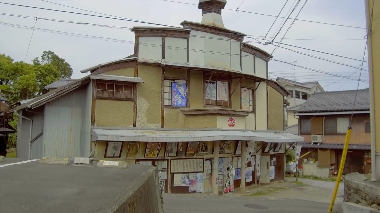 Das Kino Asahikan wurde 1926 eröffnet. Es ist seit 1967 im Dornröschenschlaf.