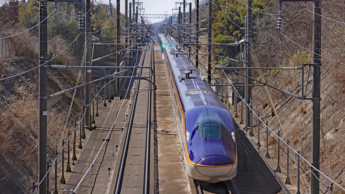 Mit dem neuen Mini-Shinkansen nach Yamagata