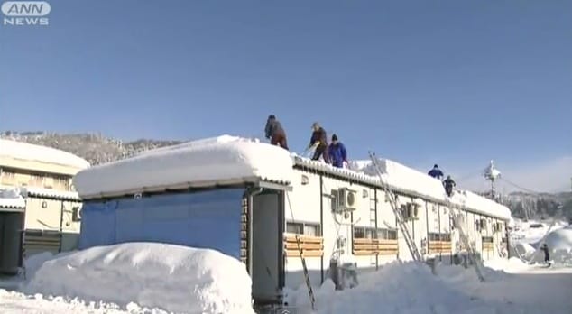 Nothäuser versinken im Schnee