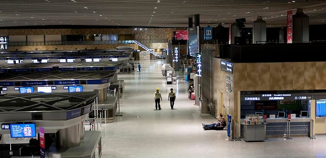 Übernachten im Flughafen Narita