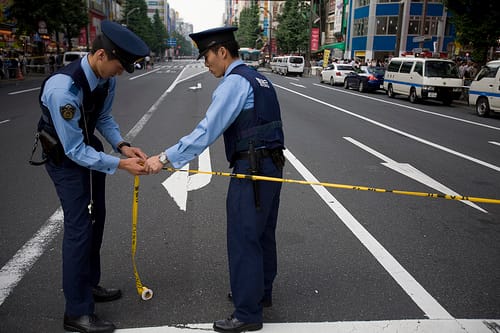 Die Polizei sichert einen Tatort.