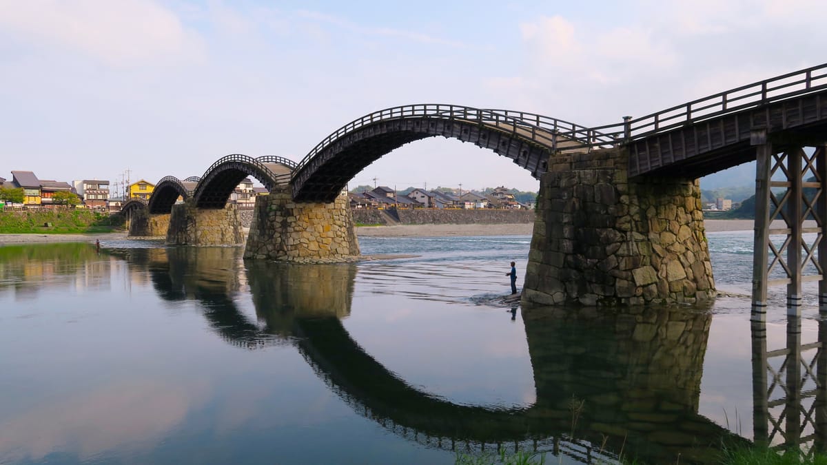 Japans einzigartige Holzbrücke