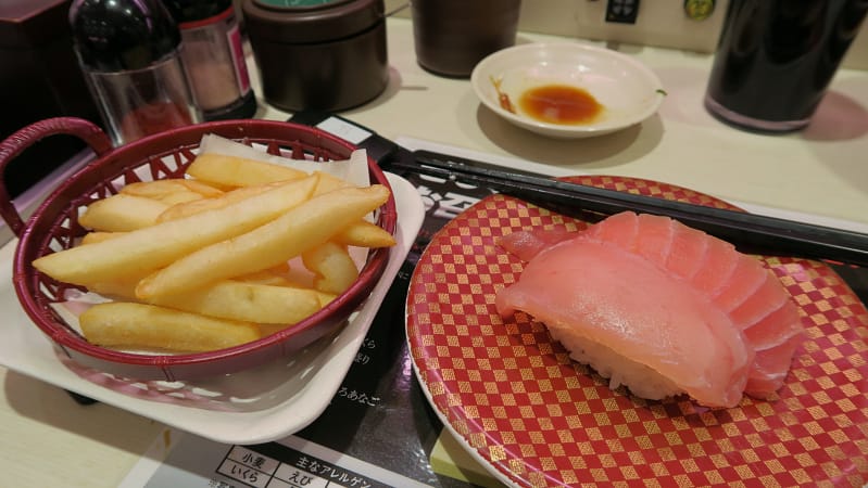 Pommes mit Soba und Sushi