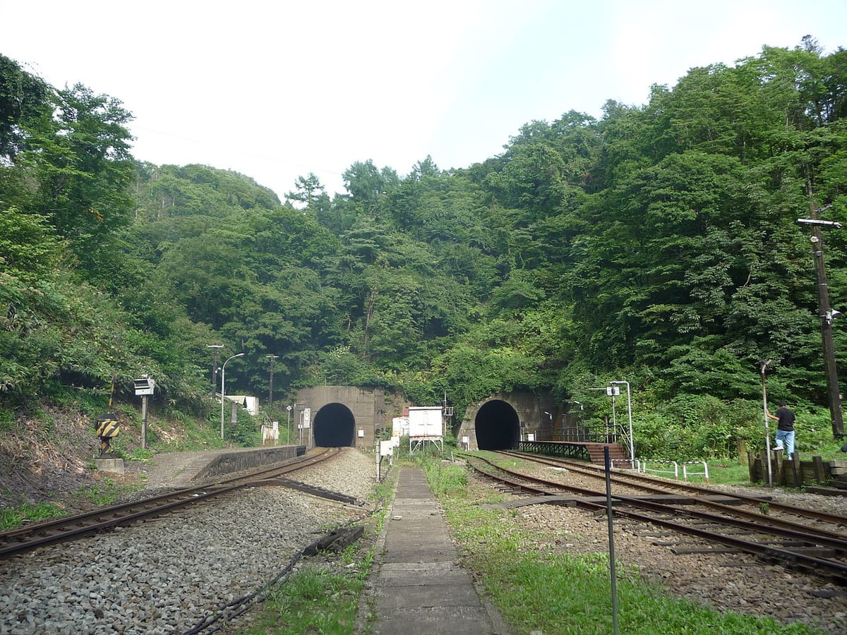 Der Bahnhof im Niemandsland