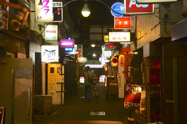 Feuer im Golden-Gai-Quartier