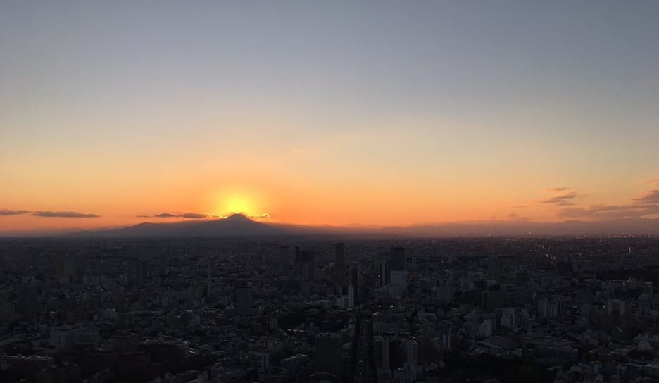 Der Diamanten-Fuji über Tokio