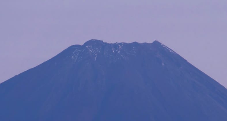 Fuji: Der späte erste Schnee