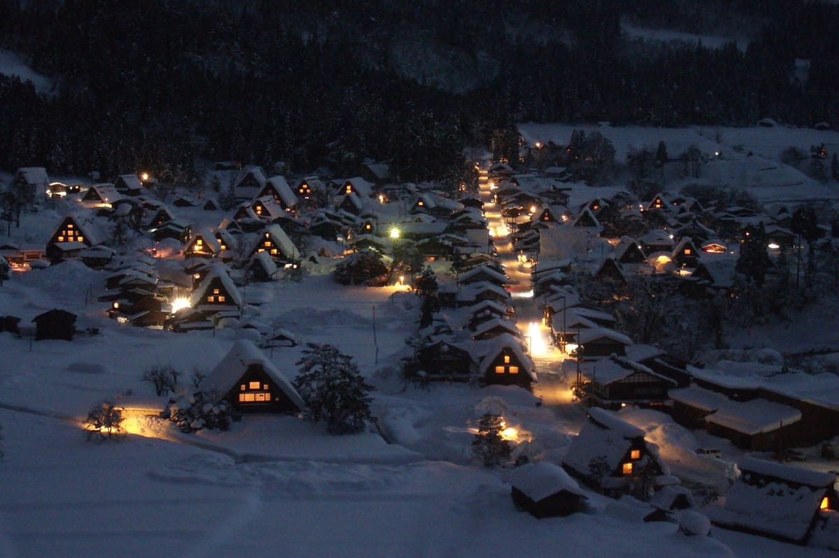 Shirakawago: Das historische Bergdorf im Schnee