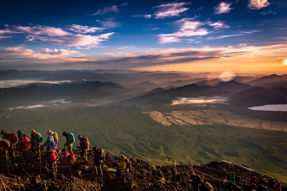 Fuji-Eröffnung: 300 Meter vor dem Gipfel ist Schluss