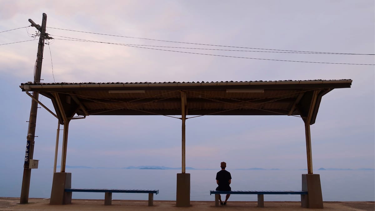 Shimonada: Der einsame Bahnhof am Meer