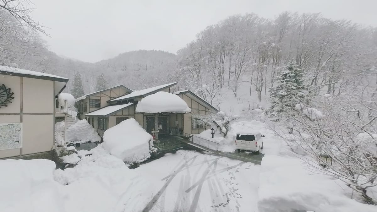 Im verschneiten Ryokan ohne Strom und Internet