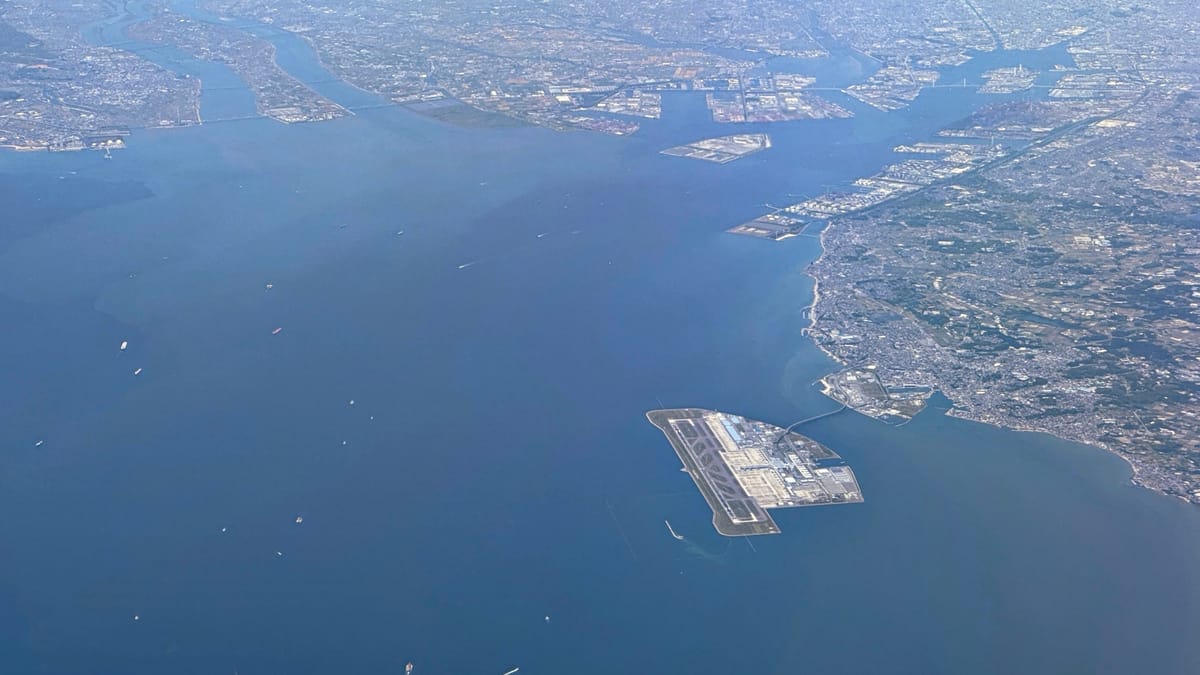 Ein Flug entlang der japanischen Pazifikküste