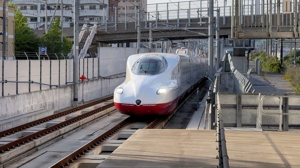 Eine Fahrt im neuesten Shinkansen