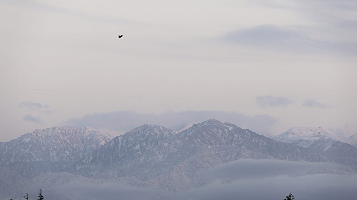 Die Stadt mit Sicht auf die Japanischen Alpen