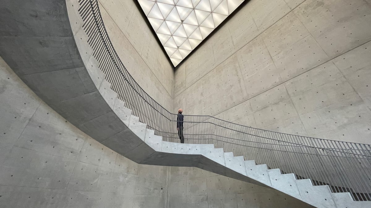 Das Kunstmuseum mit der schwebenden Treppe