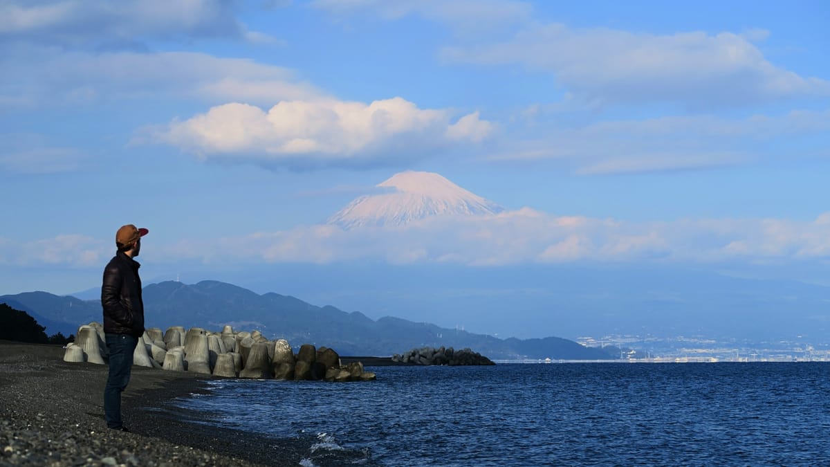 Die Grossstadt mit der freien Sicht auf den Fuji