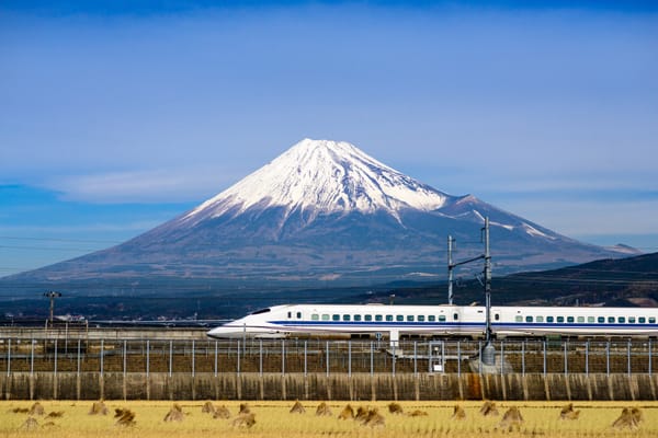 Heute wie gestern: Der Fuji ist ein Fixpunkt auf der Reise zwischen Tokio und Osaka.