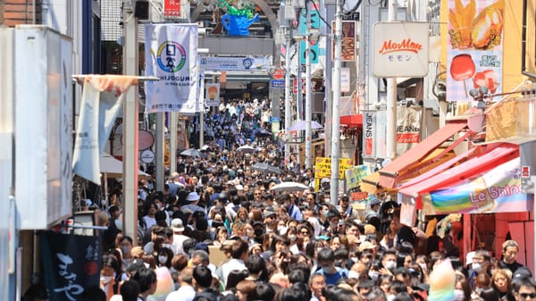 Die Takeshitadōri in Tokio während der Golden Week 2023.