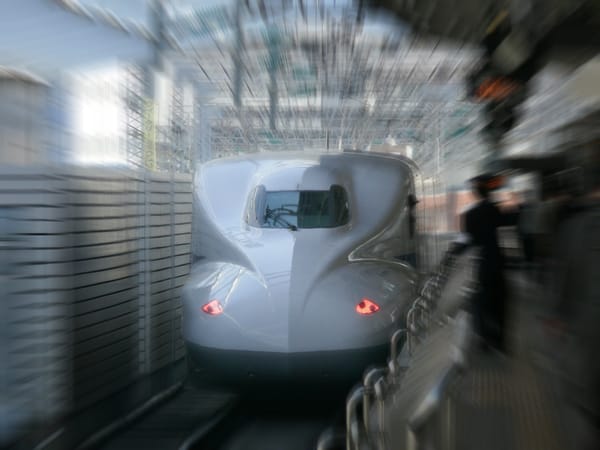 Spürt die Auswirkungen der Schweinegrippe: Tokaido-Shinkansen der N700-Serie