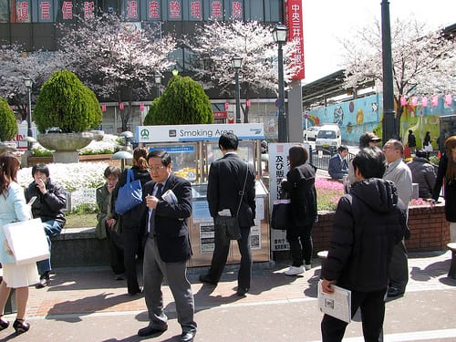 Gekennzeichnete Raucherzonen in Japan