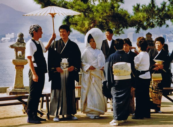 Alle echt. Hochzeitsgesellschaft auf Miyajima.