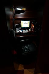 Eine günstige Bleibe: Blick in ein Abteil in einem japanischen Internetcafé.