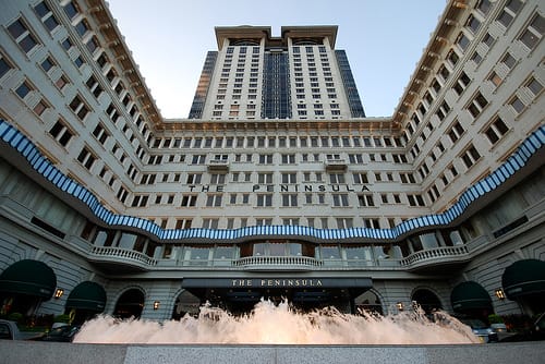 Bald schon in Paris: Das traditionsreiche Peninsula-Hotel in Hongkong.