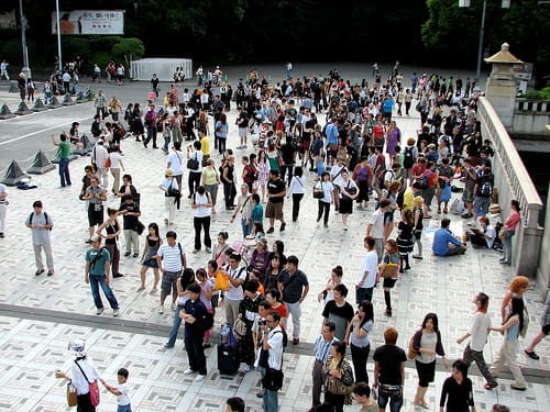 Japans Bevölkerung schrumpft, auch wenn es nicht überall danach aussieht: Menschenmenge in Harajuku.