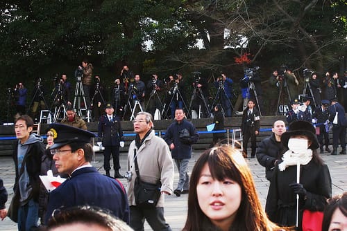 Immer auf der Lauer: Japanische Fotografen.