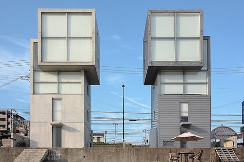 Kreativ gedrängt: Die Zwillingstürme von Tadao Ando bei Kobe.