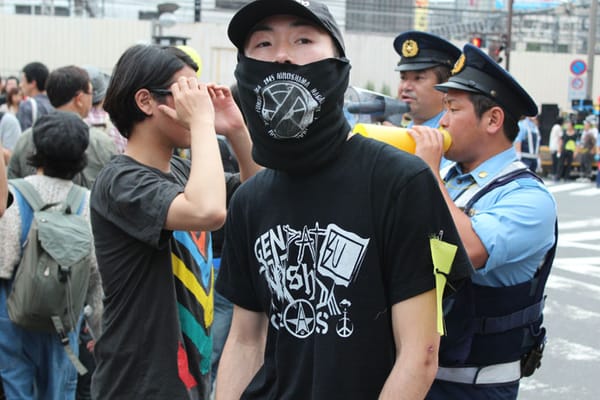 An einer Anti-AKW-Demo in Tokio.