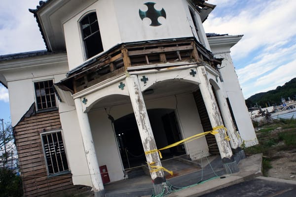 Spuren der Zerstörung: Die Holzkirche von Ishinomaki.