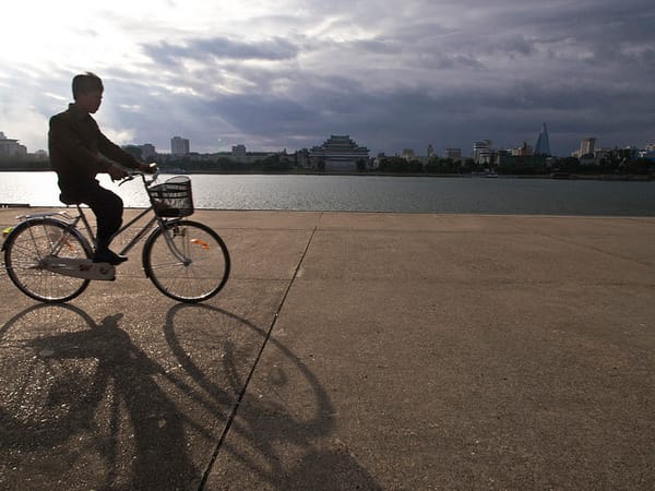 Ein Fahrradfahrer in der Hauptstadt Pjöngjang.