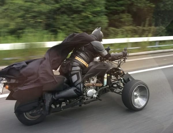 Batman auf der Autobahn