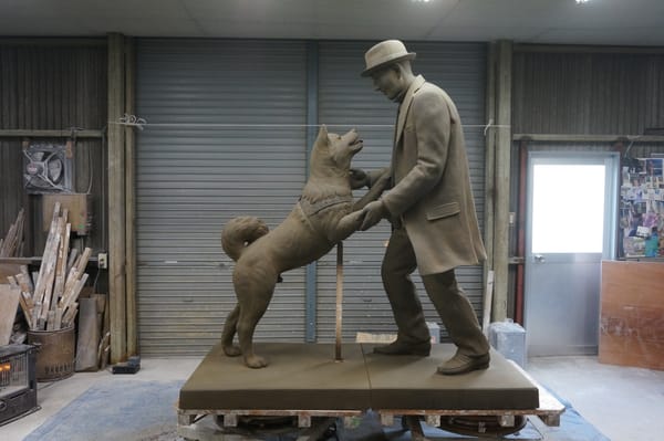 Hachiko und Professor Ueno.