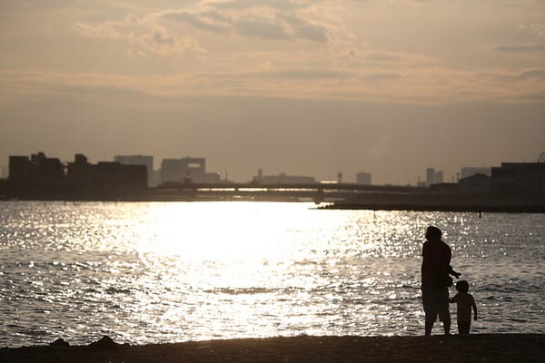 Mit Aussicht auf Tokio: Am Strand des Kasai-Rinkai-Parks.