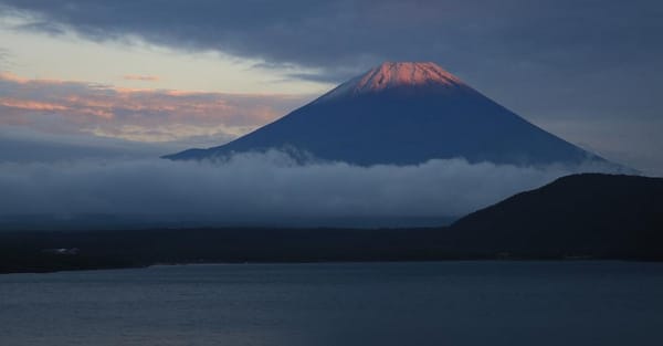 Der erste Schnee auf dem Fuji