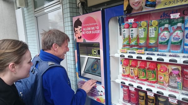 Der Assistent beim Automaten.