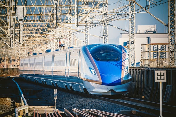 Der Hokuriku-Shinkansen.