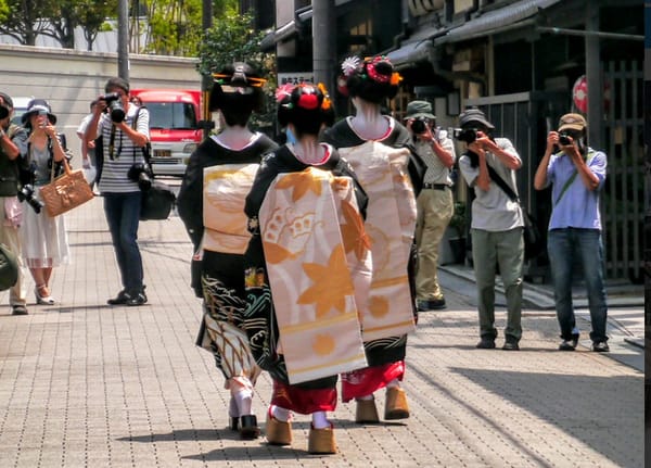 Der Auftritt der Geishas