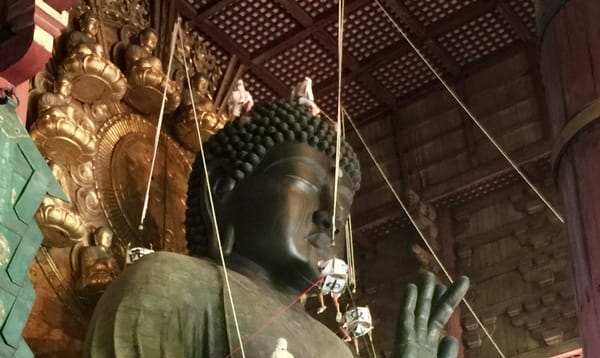 Den Grossen Buddha reinigen