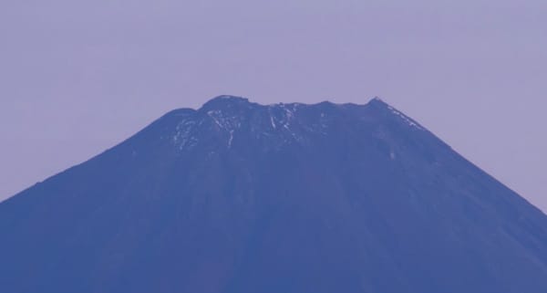 Fuji: Der späte erste Schnee