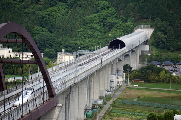 Der Maglev auf der Teststrecke in der Präfektur Yamanashi.