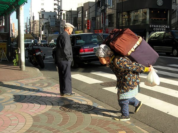 Eine ältere Frau in Japan.