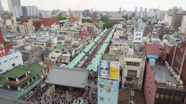 Die Nakamise-dōri in Asakusa.