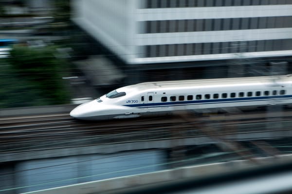 Volle Geschwindigkeit: Ein Shinkansen in Japan.