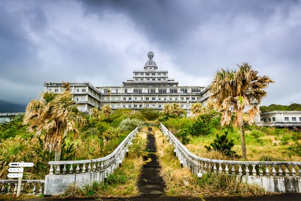 Das ehemalige Royal Hotel auf der Insel Hachijō-jima südlich von Tokio.