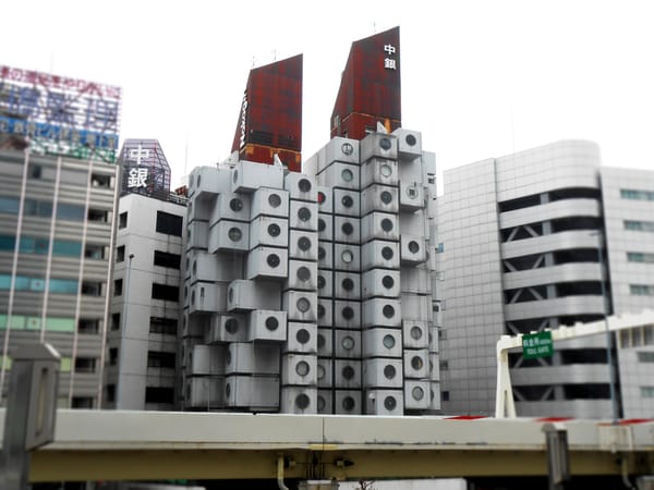 Der Nakagin Capsule Tower in Ginza.