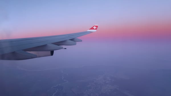 Künftig häufiger zu sehen: Eine Swiss-Maschine über dem Land der aufgehenden Sonne.