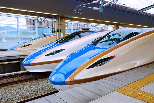 Der Hokuriku-Shinkansen.